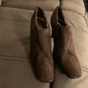 Jennifer Lauren shoes